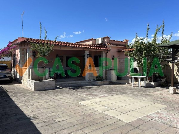 casa indipendente in vendita a Vieste