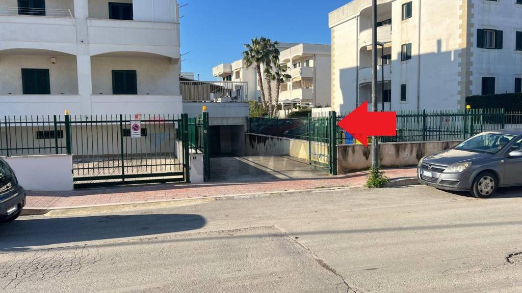 locale di sgombero in vendita a Vieste