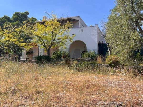 casa indipendente in vendita a Vieste