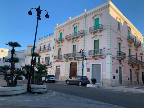 intera palazzina in vendita a Vieste
