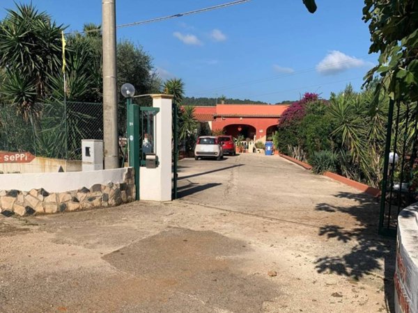 casa indipendente in vendita a Vieste