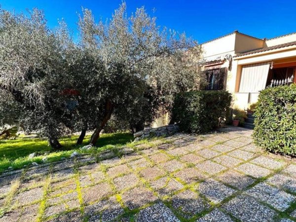 casa indipendente in vendita a Vieste