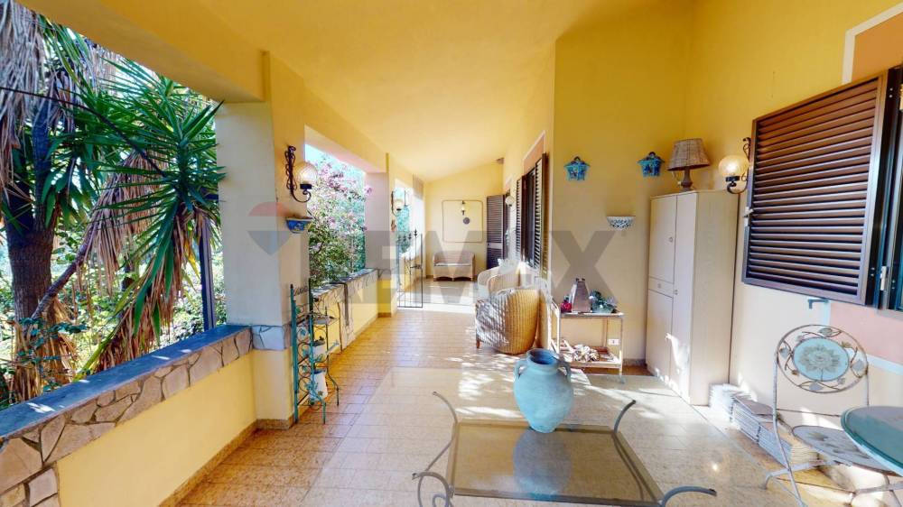 casa indipendente in vendita a Vieste