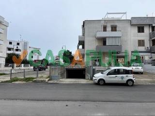 locale commerciale in vendita a Vieste