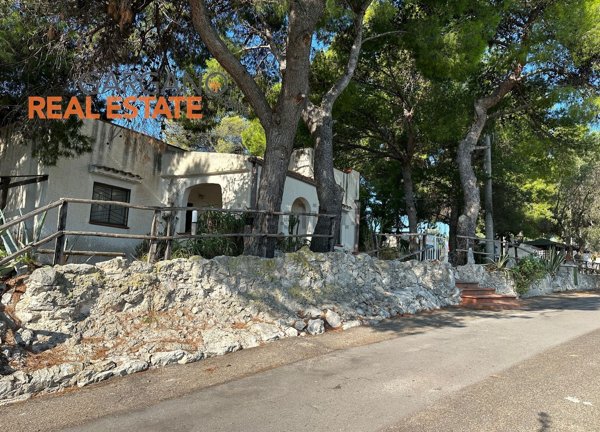 casa indipendente in vendita a Vieste