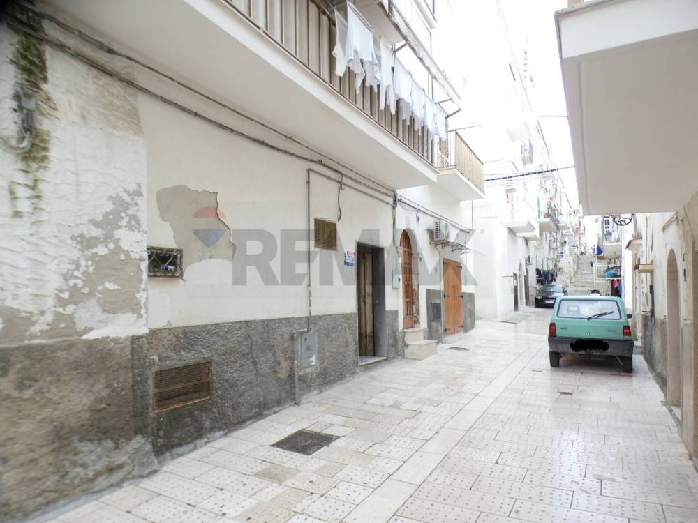 locale di sgombero in vendita a Vieste