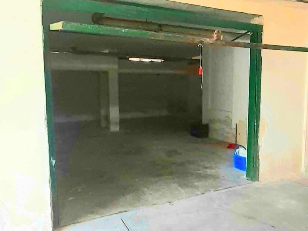 locale di sgombero in vendita a Vieste