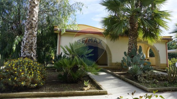 casa indipendente in vendita a Vieste