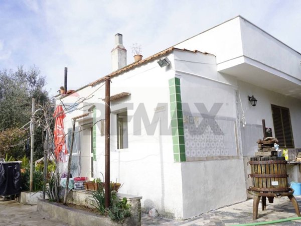 casa indipendente in vendita a Vieste