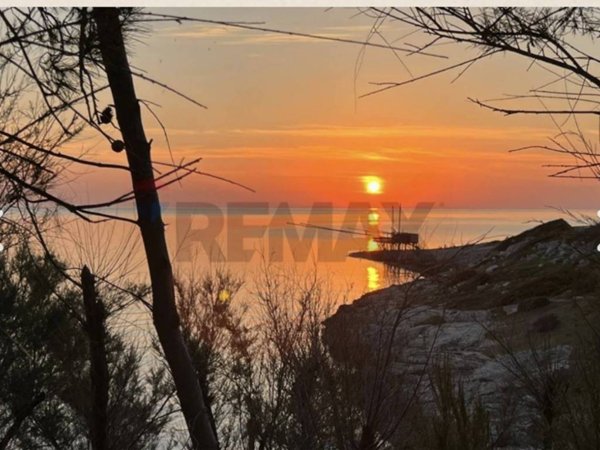 intera palazzina in vendita a Vieste