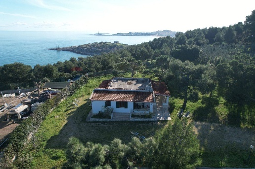 casa indipendente in vendita a Vieste