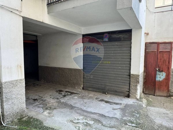 locale di sgombero in vendita a Vieste