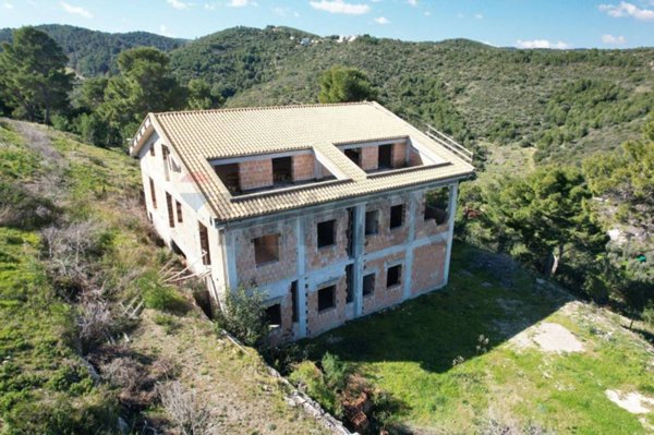 casa indipendente in vendita a Vieste