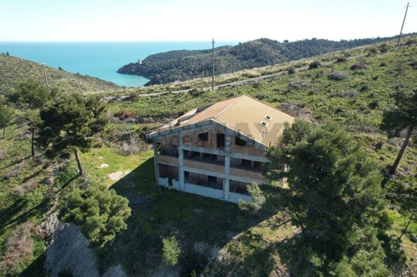casa indipendente in vendita a Vieste in zona Pugnochiuso