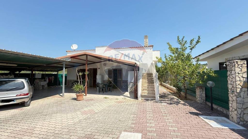 casa indipendente in vendita a Vieste
