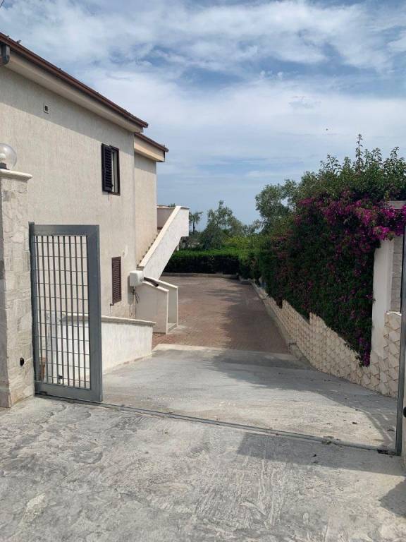 casa indipendente in vendita a Vieste