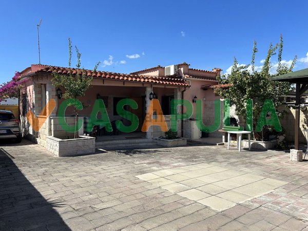 casa indipendente in vendita a Vieste