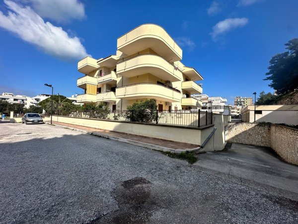 locale di sgombero in vendita a Vieste