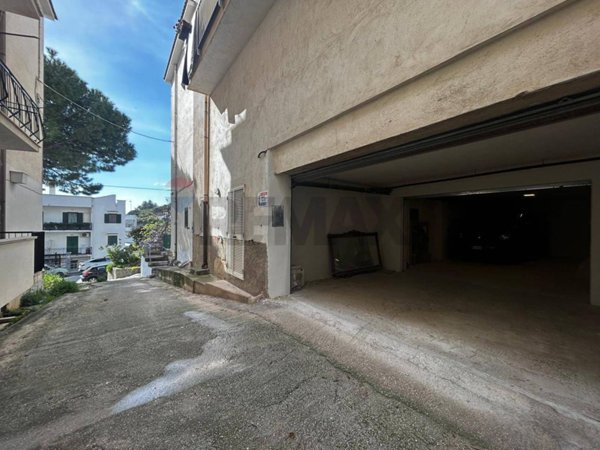 casa semindipendente in vendita a Vieste