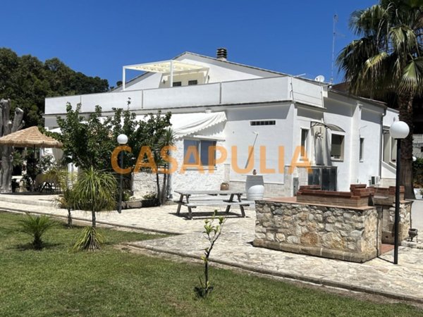 casa indipendente in vendita a Vieste