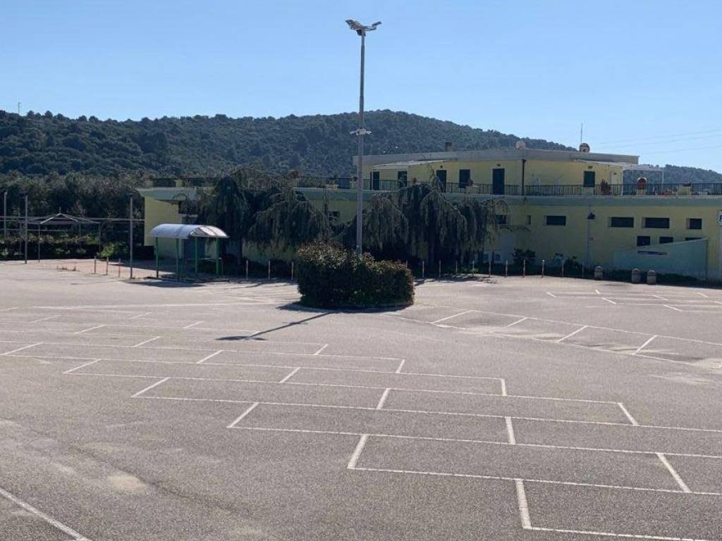 intera palazzina in vendita a Vieste