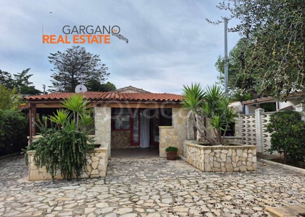 casa indipendente in vendita a Vieste