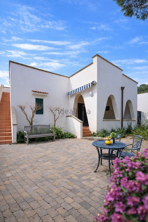 casa indipendente in vendita a Vieste