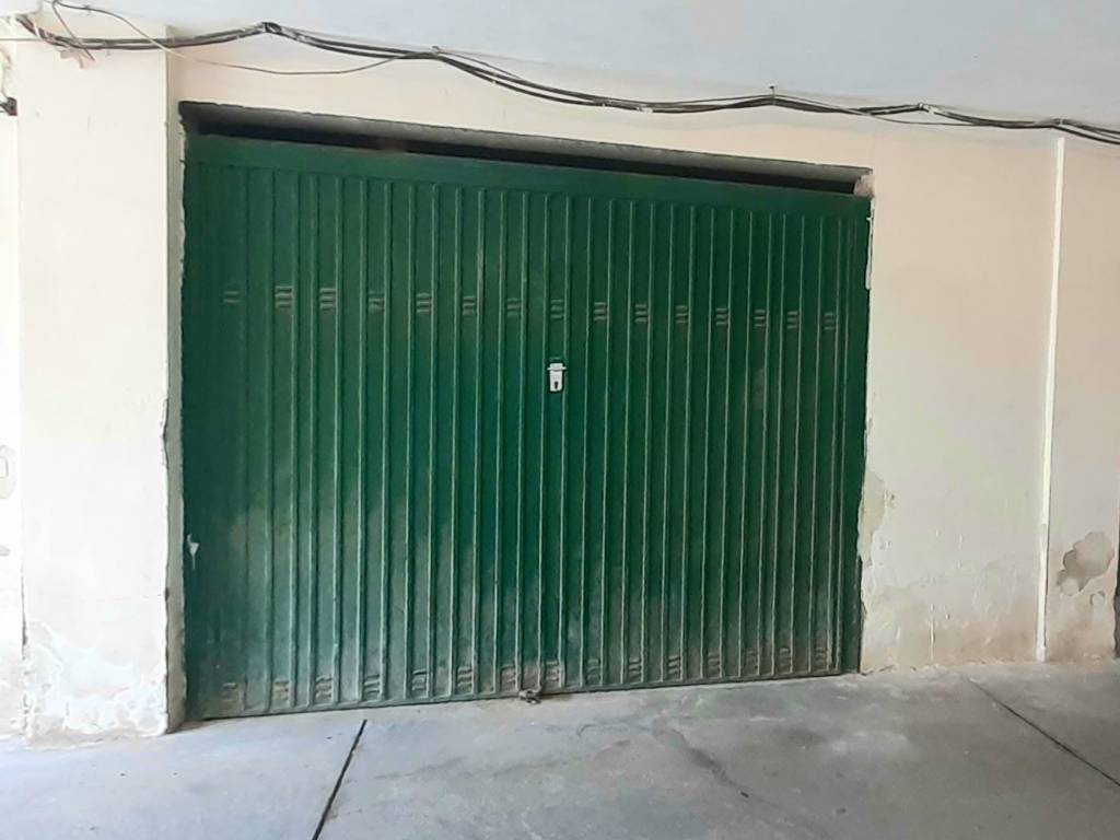 locale di sgombero in vendita a Vieste