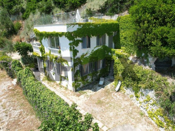 casa indipendente in vendita a Vieste