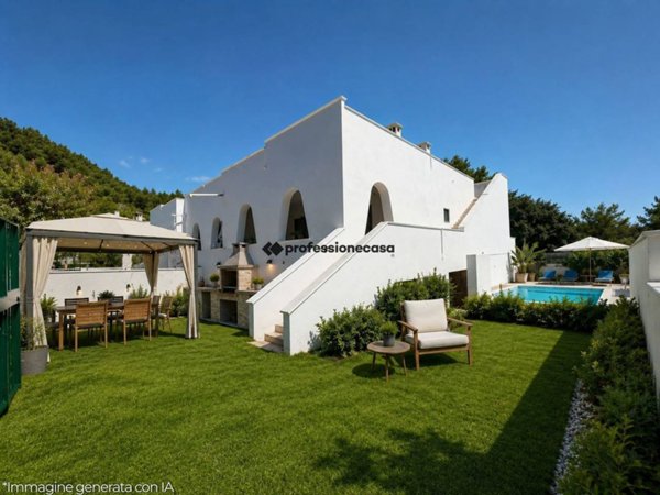 casa indipendente in vendita a Vieste