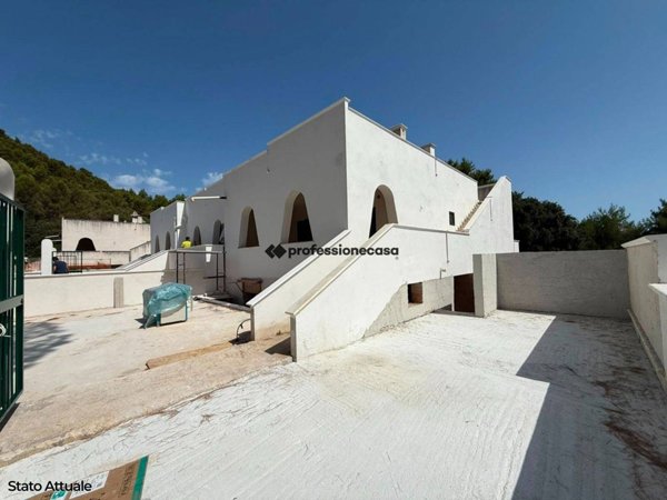casa indipendente in vendita a Vieste
