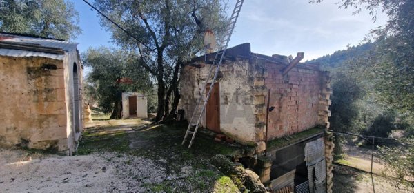 intera palazzina in vendita a Vieste in zona Pugnochiuso