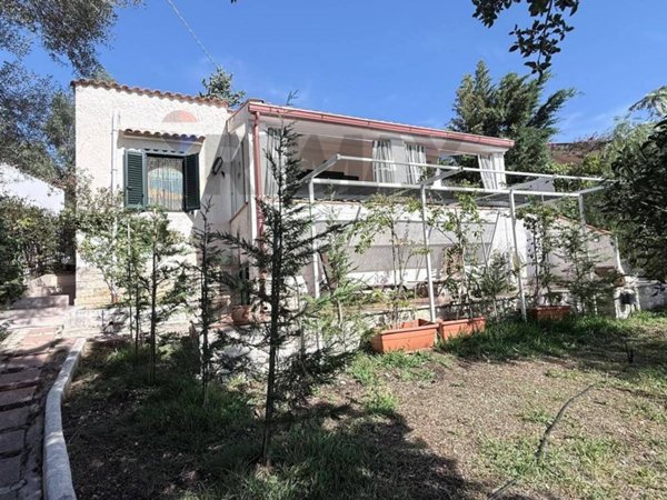 casa indipendente in vendita a Vieste in zona Pugnochiuso