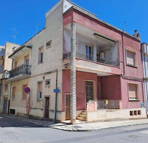 casa indipendente in vendita ad Acquaviva delle Fonti