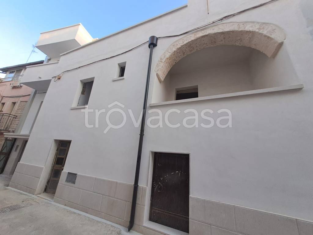 appartamento in vendita ad Acquaviva delle Fonti