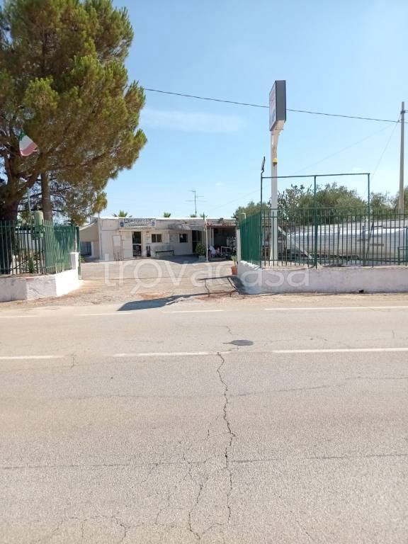 locale commerciale in vendita ad Acquaviva delle Fonti
