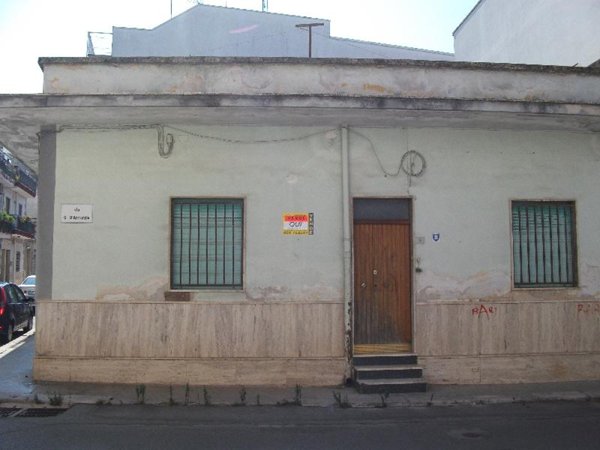 intera palazzina in vendita ad Acquaviva delle Fonti