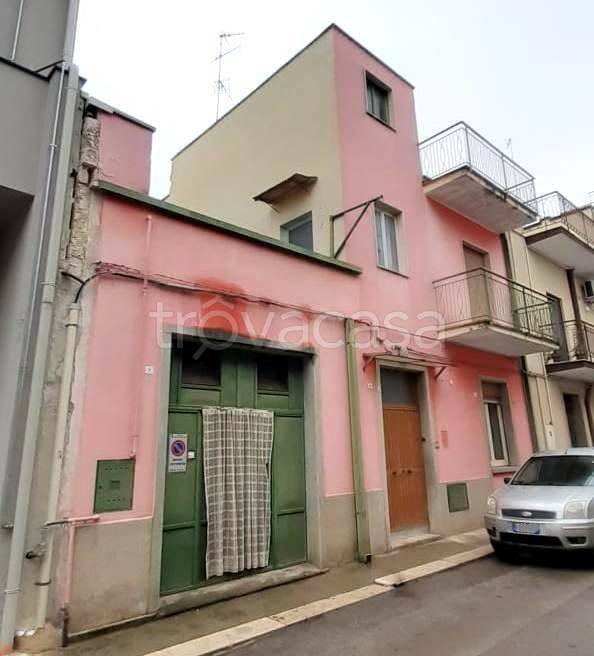 casa indipendente in vendita ad Acquaviva delle Fonti
