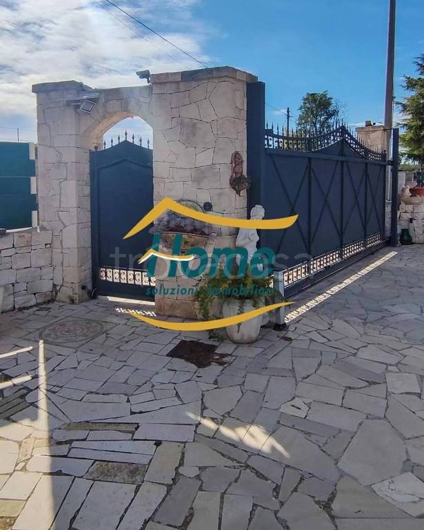 casa indipendente in vendita ad Acquaviva delle Fonti