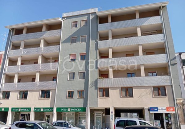 appartamento in vendita ad Acquaviva delle Fonti