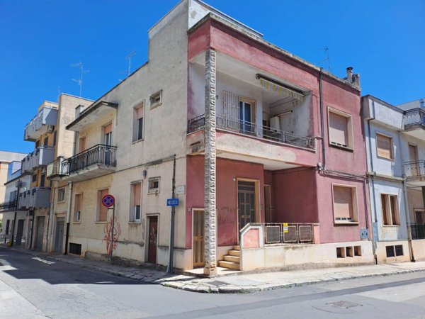 casa indipendente in vendita ad Acquaviva delle Fonti