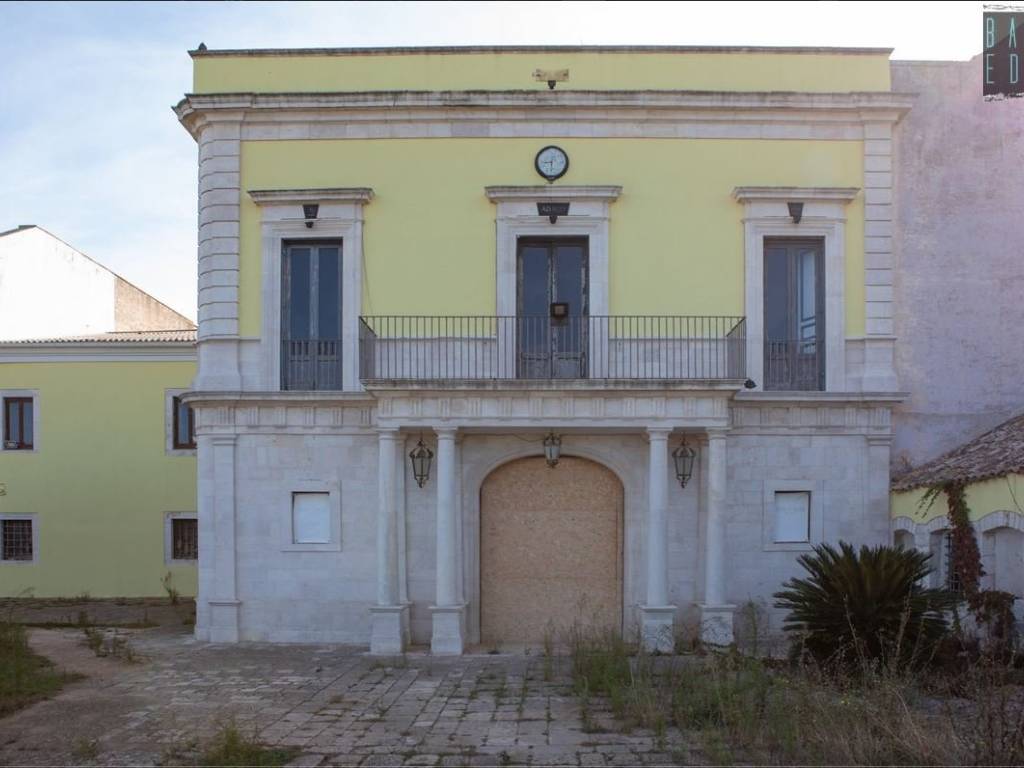 intera palazzina in vendita ad Acquaviva delle Fonti