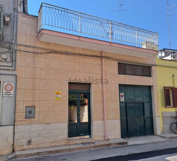 appartamento in vendita ad Acquaviva delle Fonti