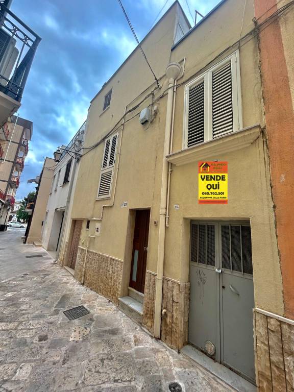 casa indipendente in vendita ad Acquaviva delle Fonti