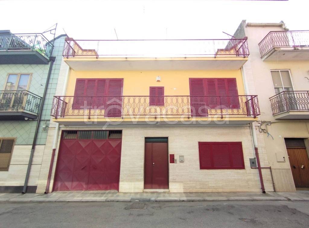 casa indipendente in vendita ad Acquaviva delle Fonti