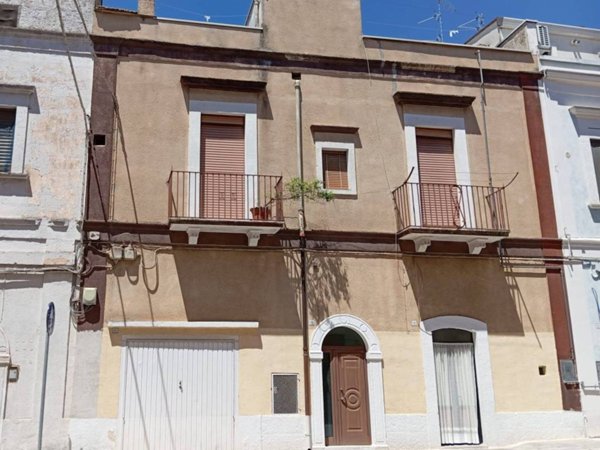 casa indipendente in vendita ad Acquaviva delle Fonti