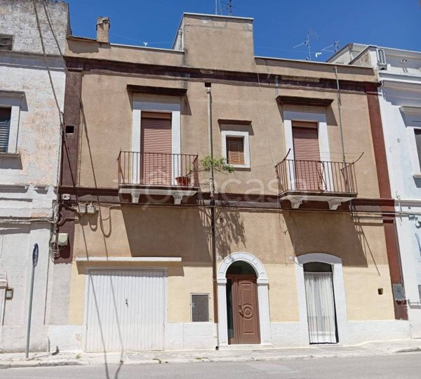 casa indipendente in vendita ad Acquaviva delle Fonti