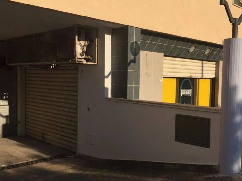 negozio in vendita ad Acquaviva delle Fonti