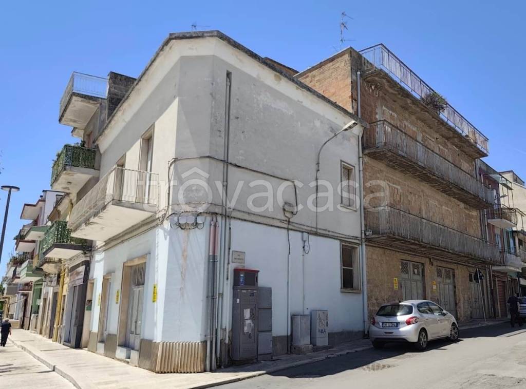 intera palazzina in vendita ad Acquaviva delle Fonti