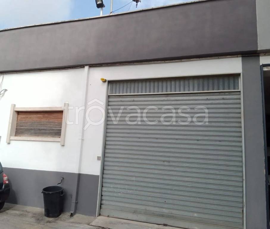 negozio in vendita ad Acquaviva delle Fonti